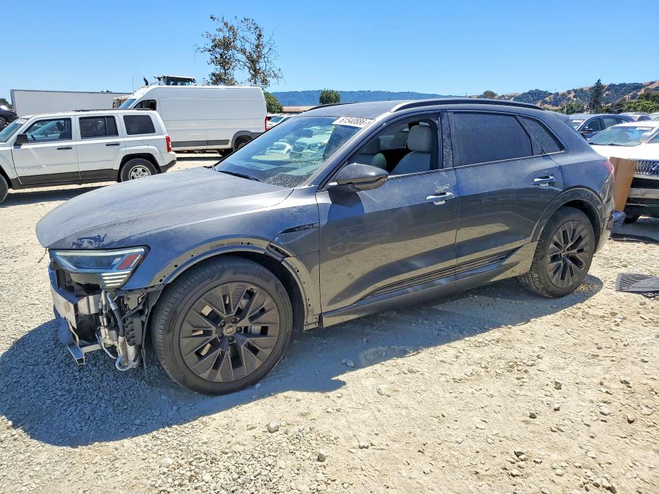 2024 Audi Q8 VIN WA16AAGE9RB039467 — COPART salvage auction photo