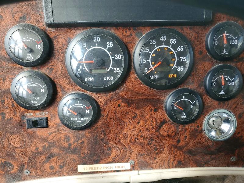 2000 Frht All other VIN 4UZ6XFBA5YCF99159 COPART salvage auction — MINOR DENT/SCRATCHES, NV - CERTIFICATE OF TITLE, sold $2,850 on 2026-07-29 (photo 8)