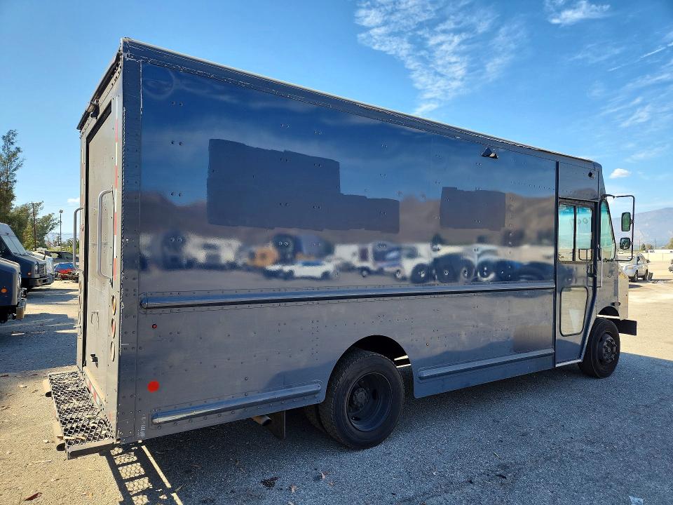 2020 Freightliner All other VIN 4UZAC2EA2LCLZ7007 COPART salvage auction — MINOR DENT/SCRATCHES, CA - CERTIFICATE OF TITLE, sold $175 on 2026-07-28 (photo 3)