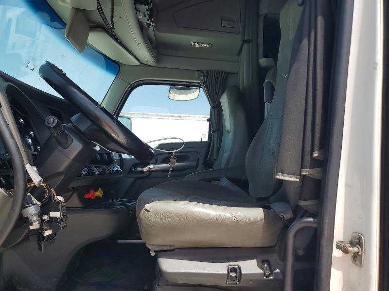 2019 Kenworth All other VIN 1XKYDP9X6KJ241630 COPART salvage auction — MINOR DENT/SCRATCHES, FL - CERTIFICATE OF TITLE (P), sold $10,000 on 2026-07-28 (photo 7)