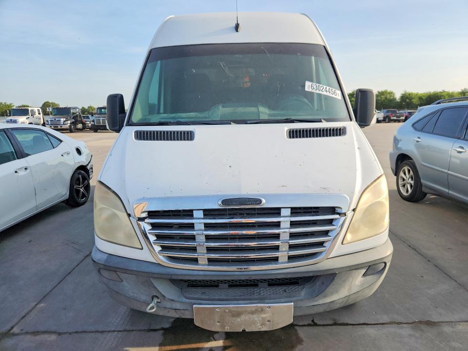 2011 Freightliner Sprinter VIN WDYPE7CC2B5517518 COPART salvage auction — NORMAL WEAR, CT, sold $200 on 2026-08-03 (photo 5)