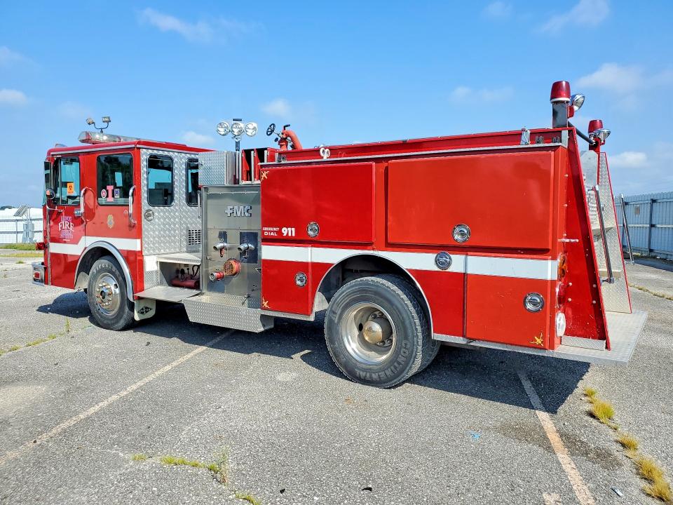 1990 Spartan motors All models VIN 4S7PT9S0XLC002881 COPART salvage auction — NORMAL WEAR, IL - CERTIFICATE OF TITLE, sold $550 on 2026-07-28 (photo 2)