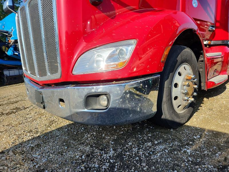2021 Peterbilt All other VIN 1XPBDP9X5MD707646 COPART salvage auction — MINOR DENT/SCRATCHES, TN - CERTIFICATE OF TITLE, sold $12,700 on 2026-08-25 (photo 9)