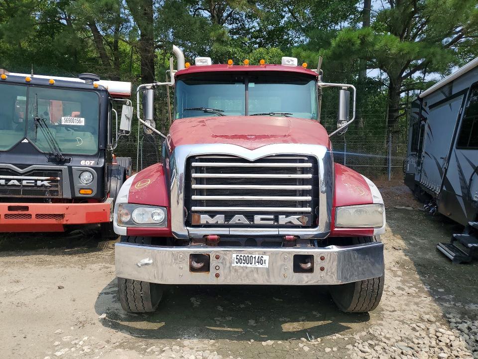 2012 Mack All other VIN 1M2AX09C0CM011781 COPART salvage auction — MINOR DENT/SCRATCHES, FL - CERTIFICATE OF DESTRUCTION, sold $4,050 on 2026-07-30 (photo 5)