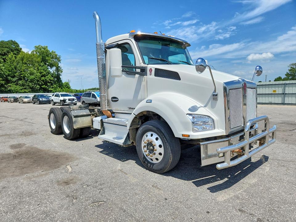 2021 Kenworth All other VIN 1XKZDP9X8MJ455073 COPART salvage auction — NORMAL WEAR, NC - CERTIFICATE OF TITLE (P), sold $7,200 on 2026-07-28 (photo 4)