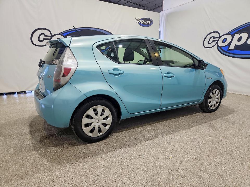 2014 Toyota Prius VIN JTDKDTB32E1084202 COPART salvage auction — MINOR DENT/SCRATCHES, Ca - Dis/Dlr/Exp Only Clean Title, sold $725 on 2026-07-31 (photo 3)