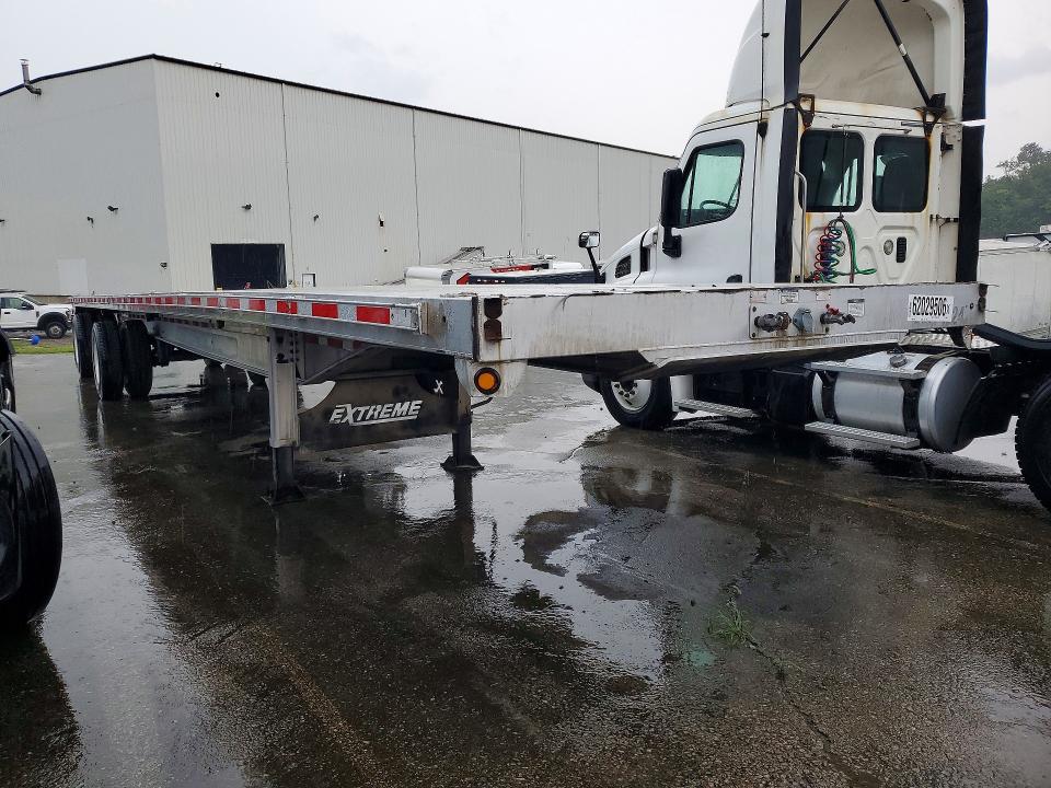 2017 Extreme Travel trl VIN 1E9AA4521H1588001 COPART salvage auction — NORMAL WEAR, IN - CERTIFICATE OF TITLE, sold $1,600 on 2026-07-28 (photo 4)