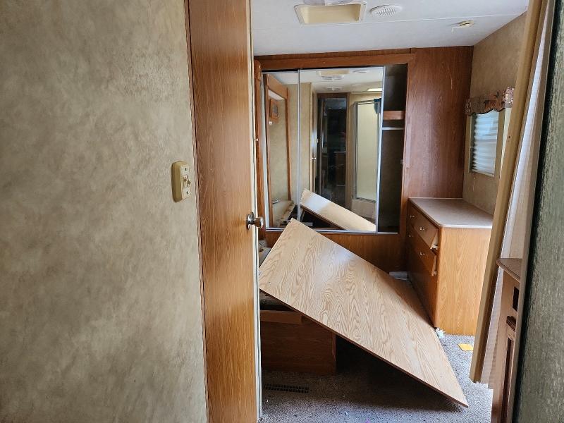2009 Dutchmen Unknown VIN 47CTDES219G529196 COPART salvage auction — SIDE, CT, sold $25 on 2026-07-28 (photo 5)
