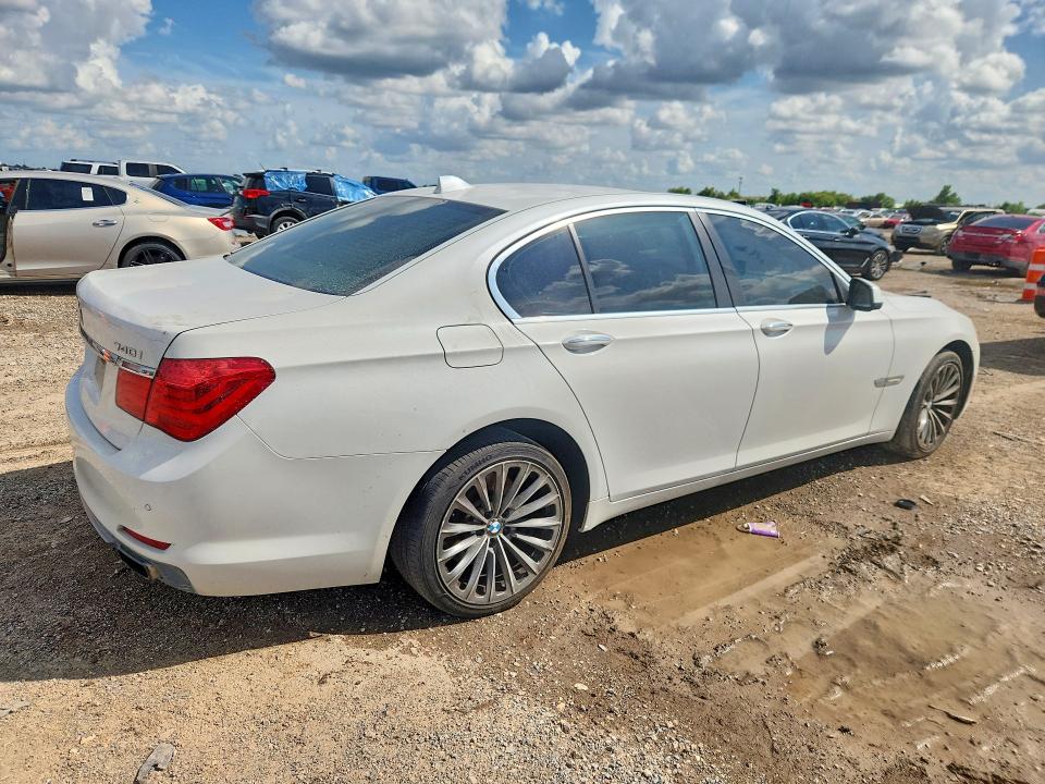 2012 BMW 7 series VIN WBAKA4C54CDS99121 COPART salvage auction — FRONT END, Tx - Salvage Vehicle Title, sold $700 on 2026-08-03 (photo 3)