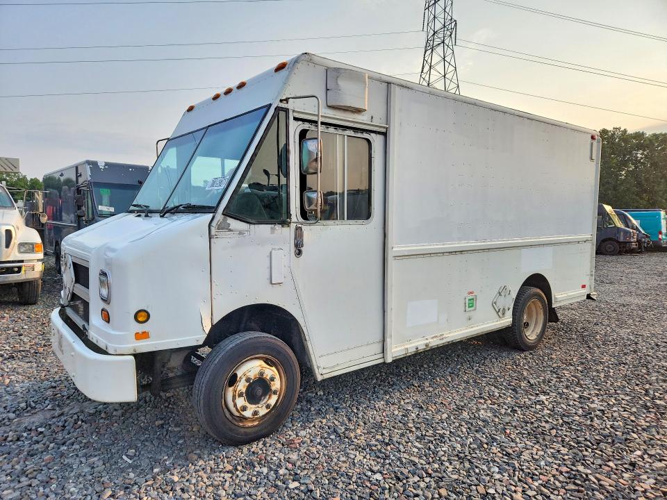 1998 Freightliner All other VIN 4UZA4FF40WC932868 COPART salvage auction — MECHANICAL, CT, sold $150 on 2026-08-13 (photo 1)