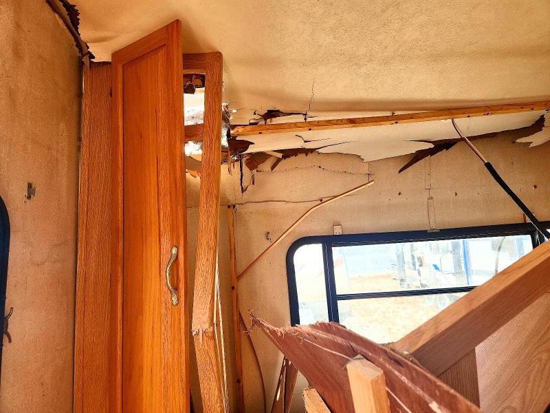 2001 Coachman Unknown VIN 1TC2B035011201116 COPART salvage auction — ROOF, BF, sold $80 on 2026-07-09 (photo 9)