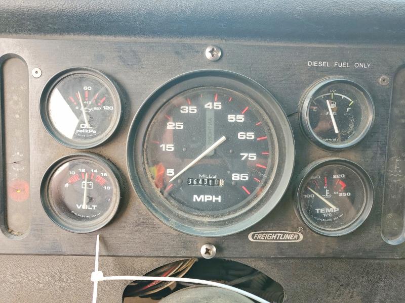 1998 Freightliner All other VIN 4UZA4FF40WC932868 COPART salvage auction — MECHANICAL, CT, sold $150 on 2026-08-13 (photo 9)