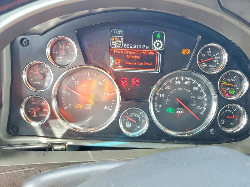 2019 Kenworth All other VIN 1XKYDP9X6KJ241630 COPART salvage auction — MINOR DENT/SCRATCHES, FL - CERTIFICATE OF TITLE (P), sold $10,000 on 2026-07-28 (photo 9)