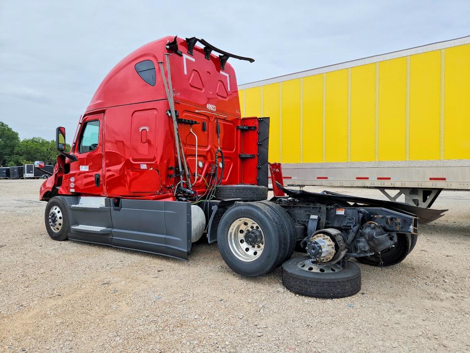 2026 Freightliner All other VIN 3AKJHHDR3TSWJ4917 COPART salvage auction — FRONT END, ST, sold $36,750 on 2026-08-27 (photo 2)
