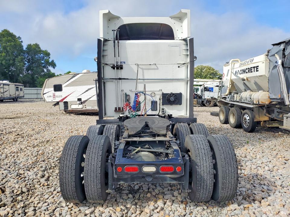 2019 Peterbilt All models VIN 1XPBDP9X1KD269835 COPART salvage auction — NORMAL WEAR, CT, sold $9,600 on 2026-08-31 (photo 6)