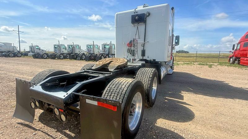 2015 Peterbilt All other VIN 1XPBAP9X7FD261723 COPART salvage auction — MINOR DENT/SCRATCHES, OH - CERTIFICATE OF TITLE (P), sold $1,600 on 2026-07-31 (photo 4)