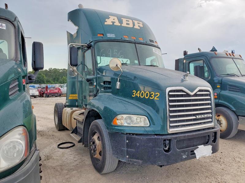 2015 Mack All other VIN 1M1AW01X3FM006956 COPART salvage auction — SIDE, IN - CERTIFICATE OF TITLE, sold $3,850 on 2026-07-31 (photo 1)