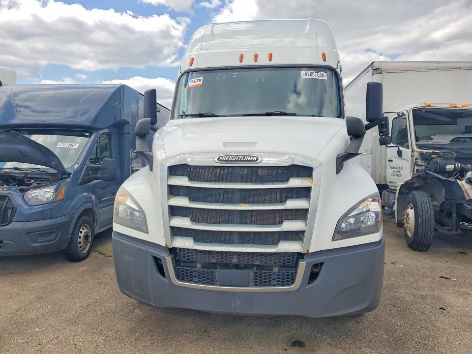 2019 Freightliner All other VIN 3AKJHHDR2KSKN7017 COPART salvage auction — MINOR DENT/SCRATCHES, CT, sold $11,500 on 2026-08-25 (photo 5)