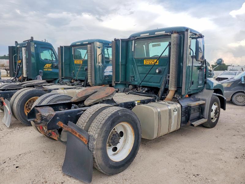 2018 Mack All other VIN 1M1AW01X2JM010585 COPART salvage auction — MINOR DENT/SCRATCHES, IN - CERTIFICATE OF TITLE, sold $2,800 on 2026-07-31 (photo 4)