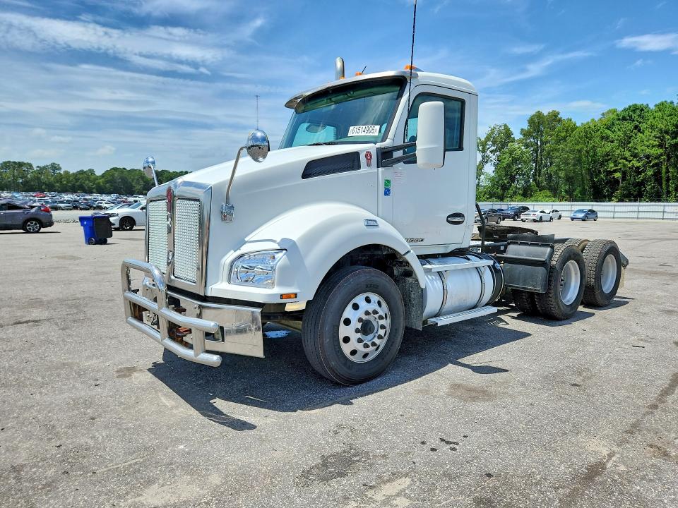 2017 Kenworth All other VIN 1XKZDP9X9HJ168606 COPART salvage auction — FRONT END, NC - CERTIFICATE OF TITLE (P), sold $6,800 on 2026-07-28 (photo 1)