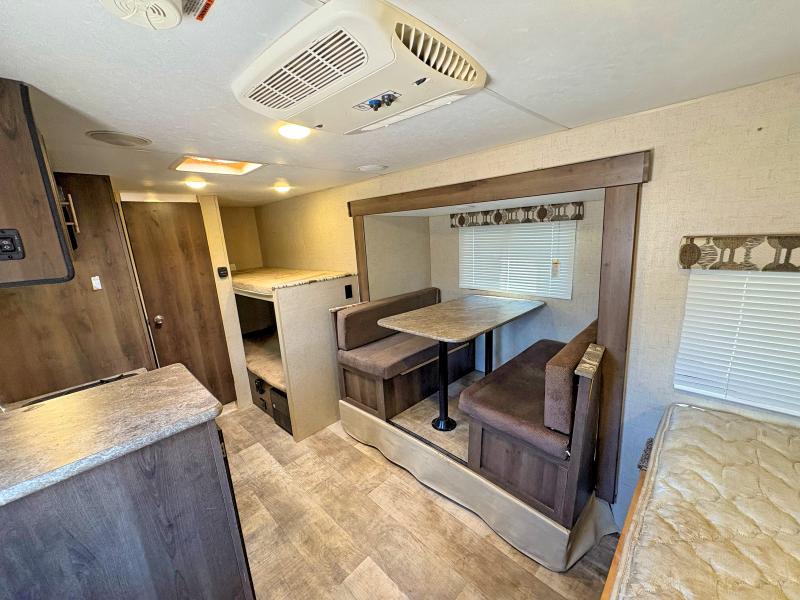 2017 Kz-rv Sportsmen VIN 4EZTK1913H4109614 COPART salvage auction — HAIL, AR - CERTIFICATE OF TITLE (P), sold $650 on 2026-07-28 (photo 5)