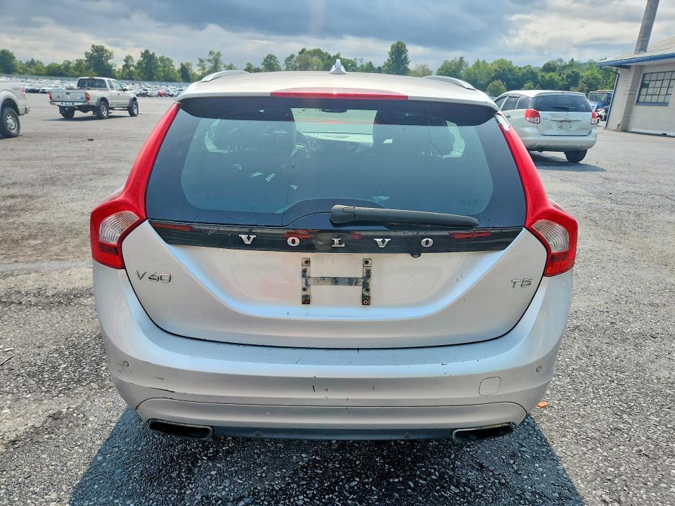 2015 Volvo V60 VIN YV140MEM0F1260657 COPART salvage auction — MECHANICAL, Pa - Cert Of Title, sold $1,000 on 2026-08-04 (photo 6)