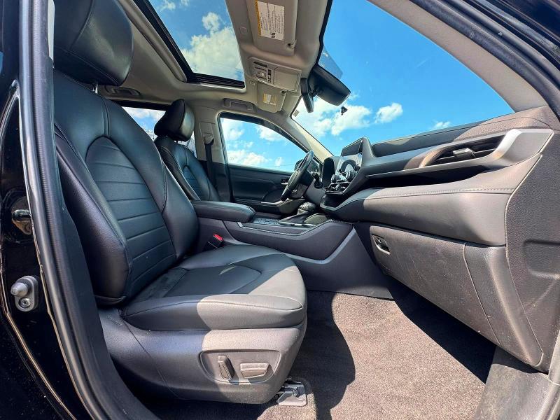 2023 Toyota Highlander VIN 5TDKDRBH1PS011052 COPART salvage auction — NORMAL WEAR, CT, sold $22,500 on 2026-07-20 (photo 5)