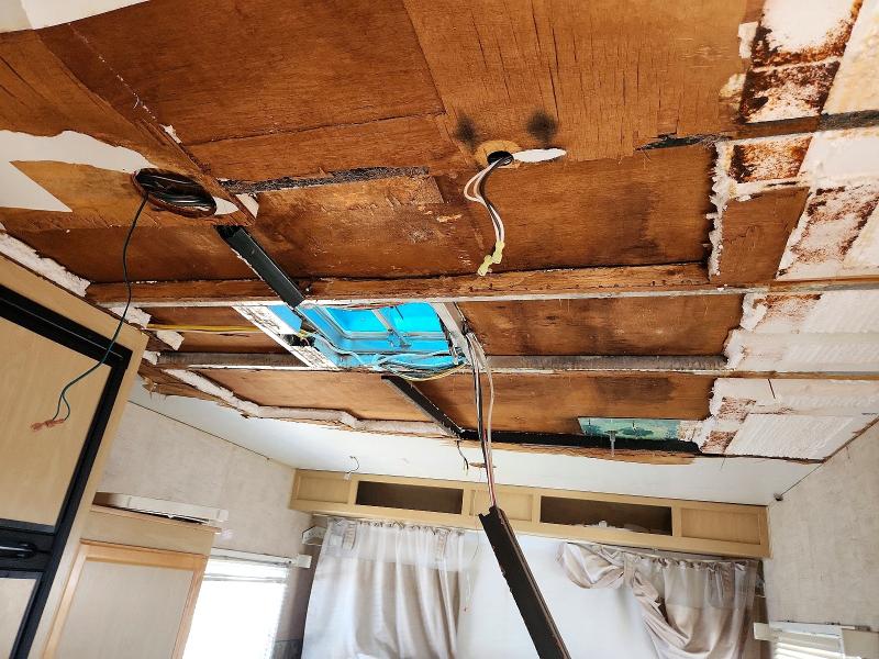 2005 Jay Jayfeather VIN 1UJBJ02JX51JH0052 COPART salvage auction — ROOF, CT, sold $150 on 2026-08-11 (photo 9)