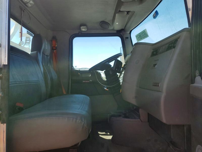 2017 Kenworth All models VIN 2NKHHM7X0HM134915 COPART salvage auction — MINOR DENT/SCRATCHES, CA - DIS/DLR/EXP ONLY CLEAN TITLE, sold $12,200 on 2026-07-21 (photo 5)