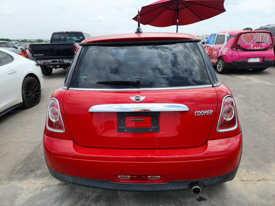2013 Mini Cooper VIN WMWSU3C5XDT370606 COPART salvage auction — NORMAL WEAR, Tx - Certificate Of Title, sold $275 on 2026-08-03 (photo 6)