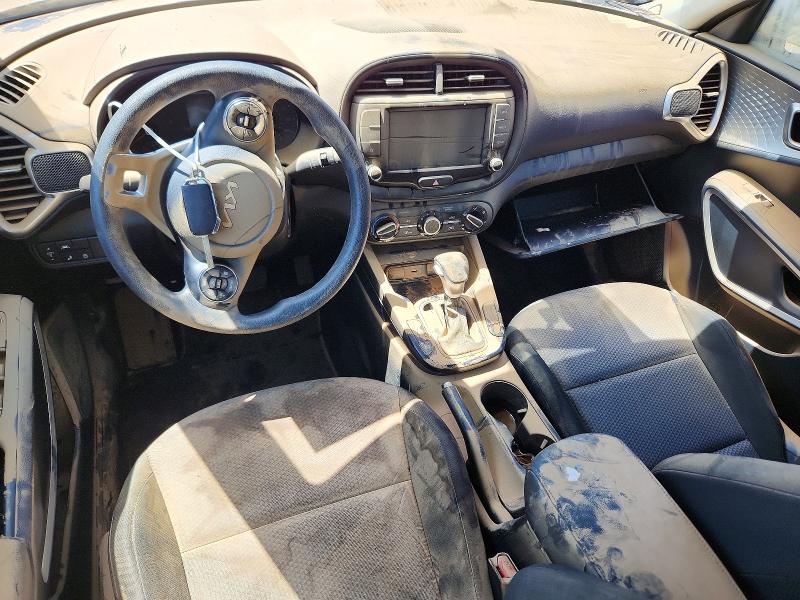 2022 Kia Soul VIN KNDJ23AU2N7838093 COPART salvage auction — WATER/FLOOD, Ca - Dis/Dlr/Exp Only Clean Title, sold $1,100 on 2026-07-31 (photo 8)