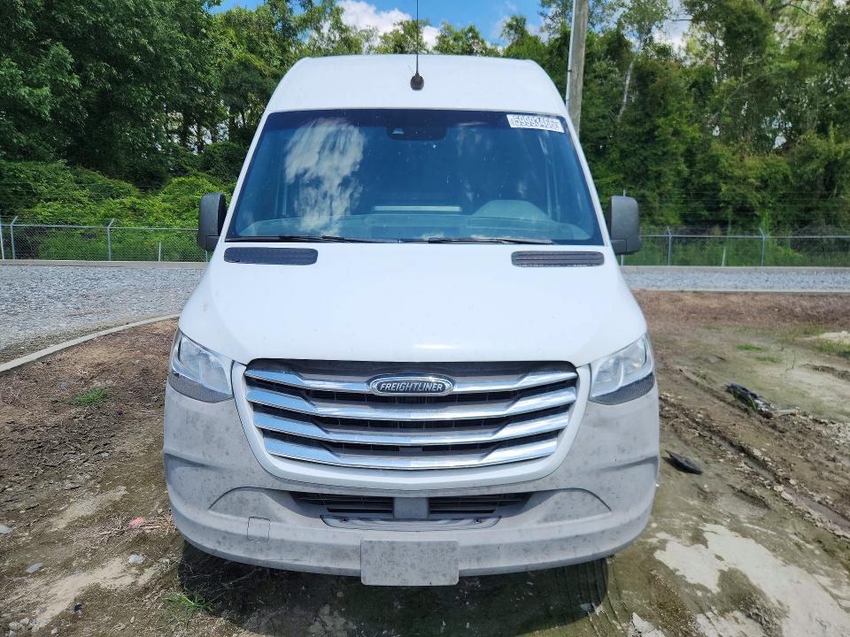 2021 Frht - freightliner Unknown VIN W2Y40CHY4MT069855 COPART salvage auction — REAR END, CT, sold $4,350 on 2026-07-27 (photo 5)
