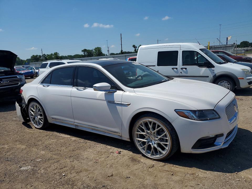 2017 Lincoln Continentl VIN 1LN6L9RP5H5607768 COPART salvage auction — ALL OVER, Ia - Cert Of Title-Salvage Title, sold $1,150 on 2026-07-31 (photo 4)