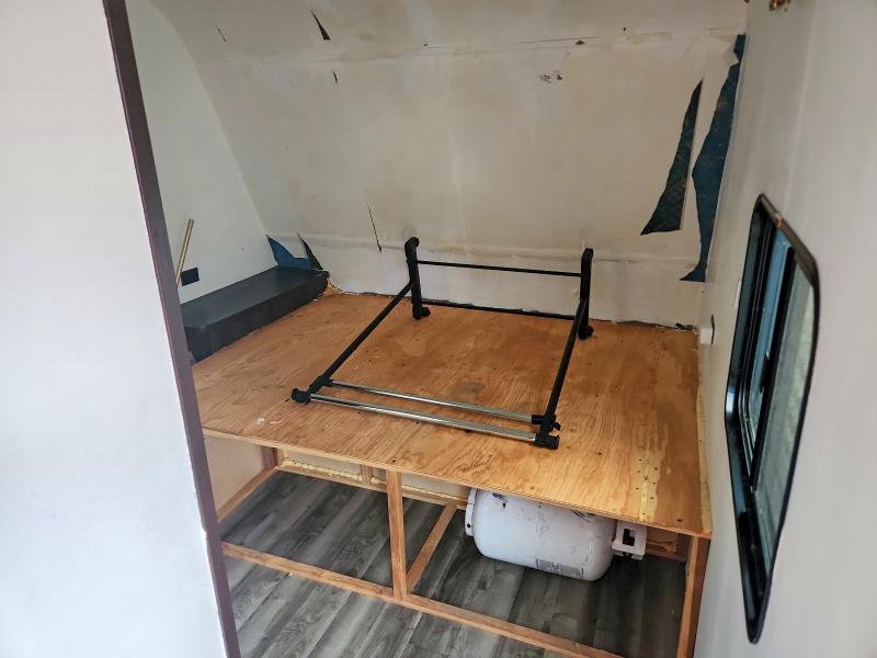 2019 Jaco jay flight Trv trail VIN 1UJBJ0BN8K75U0172 COPART salvage auction — SIDE, IL - SALVAGE CERTIFICATE, sold $1,550 on 2026-07-30 (photo 5)