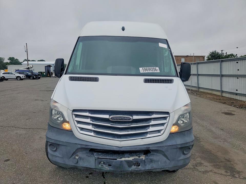2015 Freightliner Sprinter VIN WDYPE8DC7F5976943 COPART salvage auction — NORMAL WEAR, RC, sold $8,400 on 2026-08-14 (photo 5)