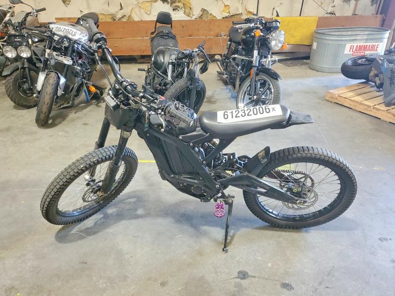2024 Surron Light bee VIN HU3S1YWB9P0010483 COPART salvage auction — VANDALISM, OR - SALVAGE TITLE CERTIFICATE, sold $1,200 on 2026-07-23 (photo 3)