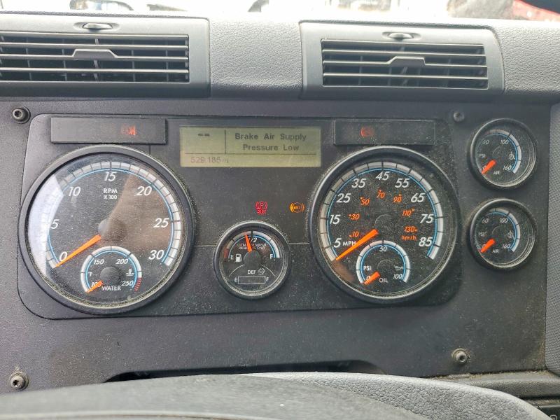 2019 Freightliner Cascadia 125 VIN 1FUJGLDR0KLKD2968 COPART salvage auction — MINOR DENT/SCRATCHES, NJ - CERTIFICATE OF TITLE, sold $6,600 on 2026-09-22 (photo 9)