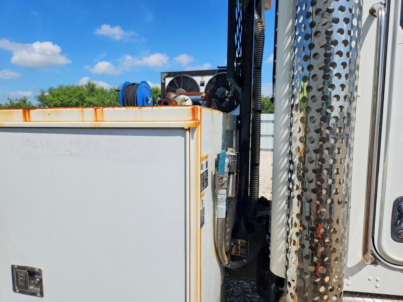 2015 Kenworth All other VIN 2NKHHM7X4FM423471 COPART salvage auction — NORMAL WEAR, CT, sold $12,500 on 2026-07-14 (photo 9)