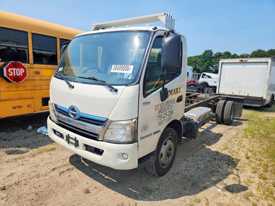 2014 Hino All other VIN JHHSPM2HXEK001177 COPART salvage auction — MINOR DENT/SCRATCHES, NY - CERTIFICATE OF TITLE (P), sold $875 on 2026-07-28 (photo 1)