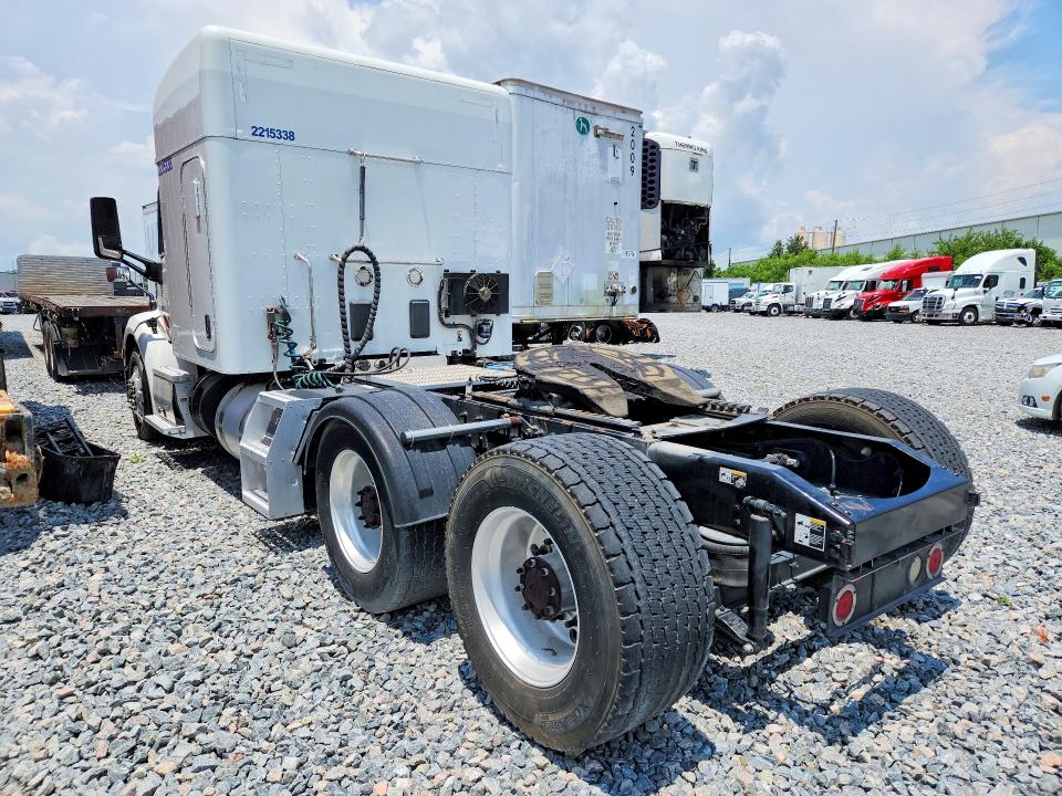 2019 Peterbilt All other VIN 1XPBDP9XXKD261359 COPART salvage auction — MINOR DENT/SCRATCHES, CT, sold $7,600 on 2026-08-24 (photo 2)
