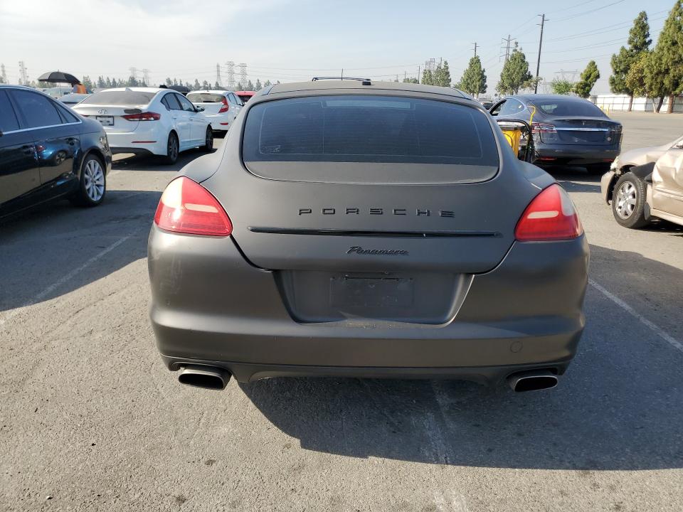 2011 Porsche Panamera VIN WP0AA2A79BL011833 COPART salvage auction — MINOR DENT/SCRATCHES, SH, sold $1,000 on 2026-08-04 (photo 5)