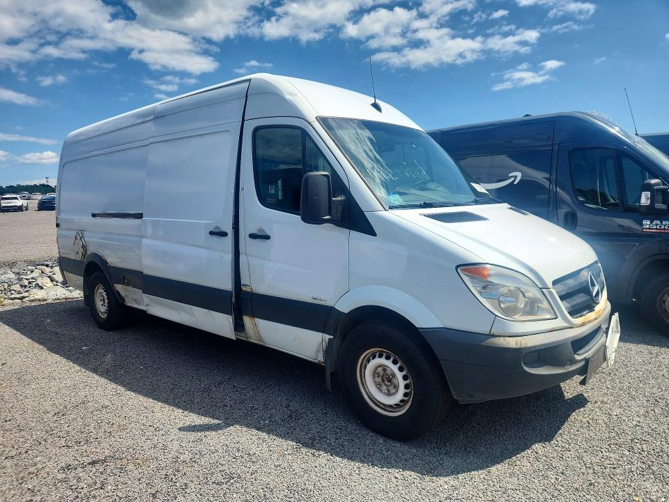 2011 Mercedes-benz Sprinter VIN WD3PE8CB4B5606056 COPART salvage auction — ALL OVER, CT, sold $125 on 2026-08-04 (photo 4)