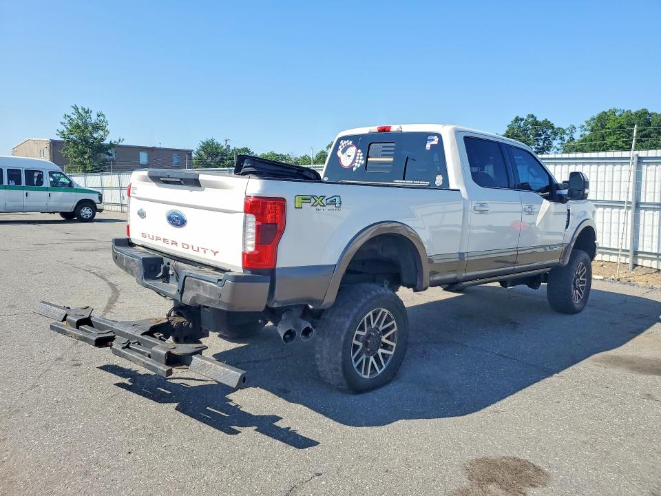2018 Ford F250 VIN 1FT7W2BT0JEC36250 COPART salvage auction — MINOR DENT/SCRATCHES, PA - RECONSTRUCTED CLEAN, sold $8,900 on 2026-07-28 (photo 3)