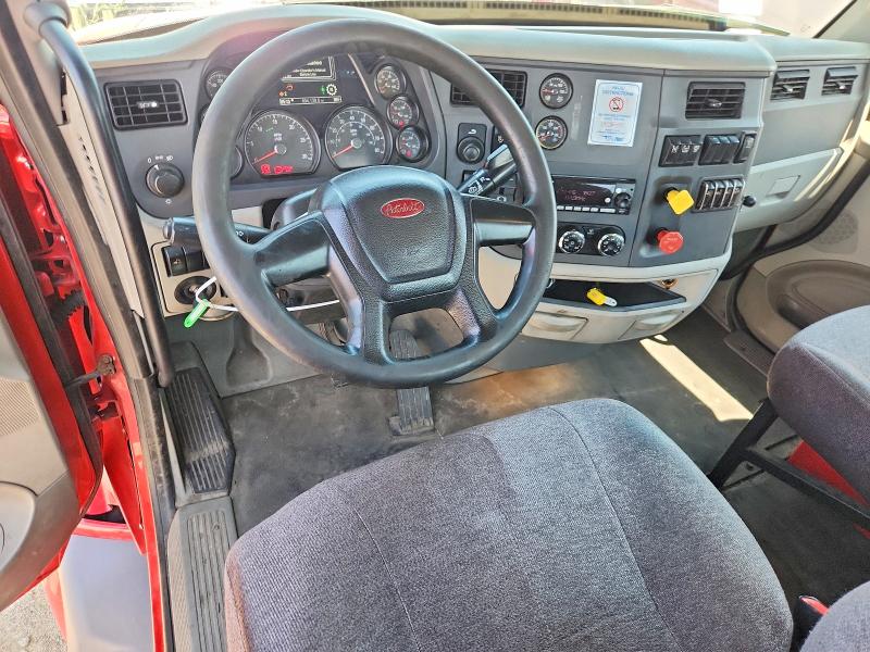 2021 Peterbilt All other VIN 1XPBD49X7MD756099 COPART salvage auction — MINOR DENT/SCRATCHES, TN - CERTIFICATE OF TITLE, sold $5,000 on 2026-07-28 (photo 8)