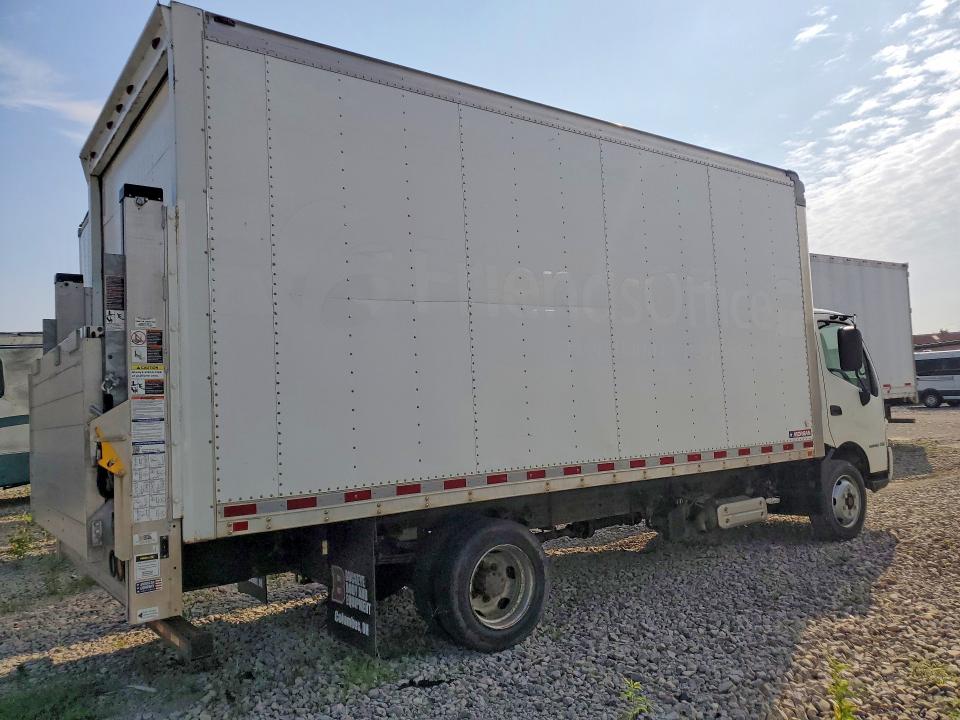 2015 Hino All other VIN JHHSDM2H1FK002972 COPART salvage auction — MINOR DENT/SCRATCHES, CT, sold $3,150 on 2026-07-20 (photo 3)