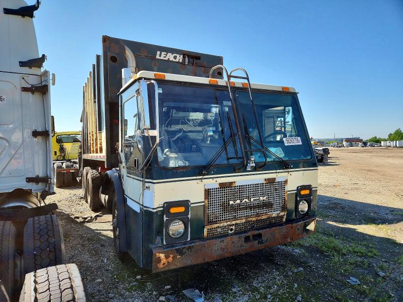 2004 Mack All other VIN 1M2AC07C04M009948 COPART salvage auction — MINOR DENT/SCRATCHES, FL - CERTIFICATE OF DESTRUCTION, sold $450 on 2026-07-30 (photo 1)