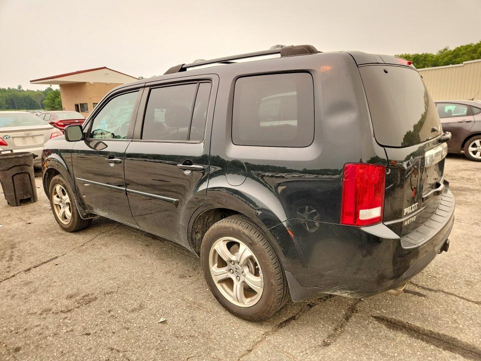 2015 Hond Pilot VIN 5FNYF4H75FB078102 COPART salvage auction — MINOR DENT/SCRATCHES, CT, sold $475 on 2026-07-28 (photo 2)