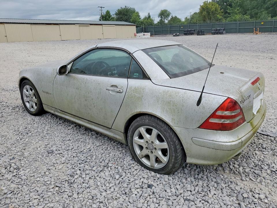 2001 Merz Slk-class VIN WDBKK49F31F222272 COPART salvage auction — MINOR DENT/SCRATCHES, TN - CERTIFICATE OF TITLE, sold $175 on 2026-07-23 (photo 2)
