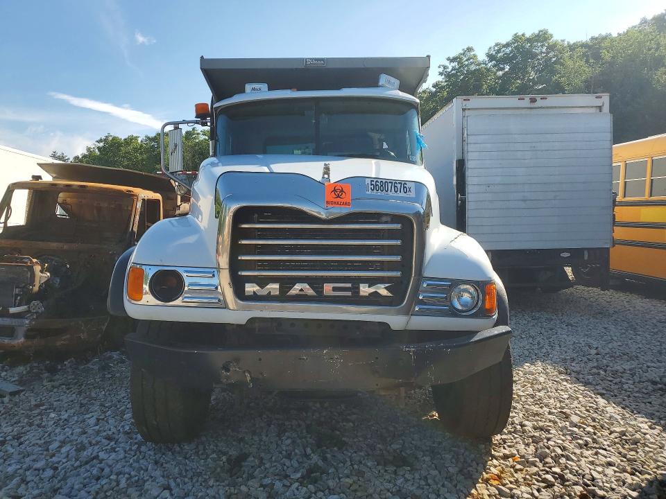 2005 Mack All other VIN 1M2AG11C65M018254 COPART salvage auction — ROLLOVER, ST, sold $8,000 on 2026-07-23 (photo 5)