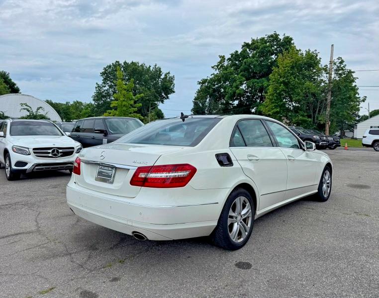2011 Mercedes-benz E-class VIN WDDHF8HB7BA349889 COPART salvage auction — MINOR DENT/SCRATCHES, NY - CERTIFICATE OF TITLE (P), sold $2,800 on 2026-07-27 (photo 4)
